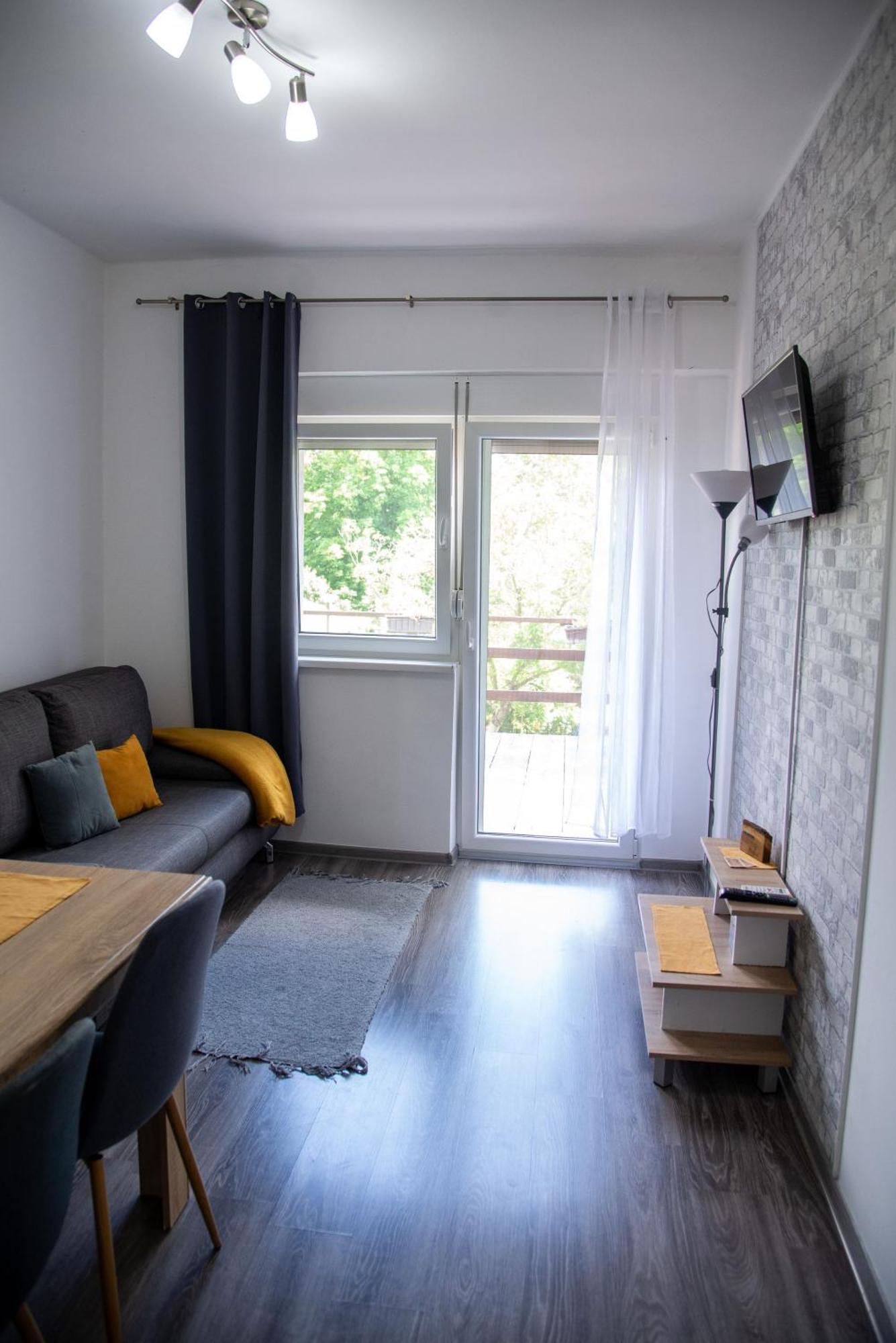 Apartmani Maslacak Vrdnik Esterno foto