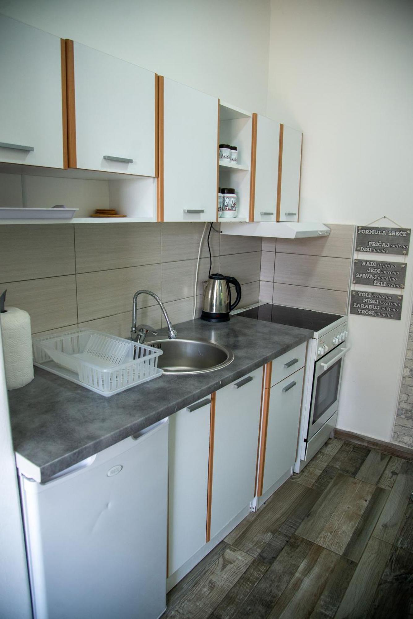 Apartmani Maslacak Vrdnik Esterno foto