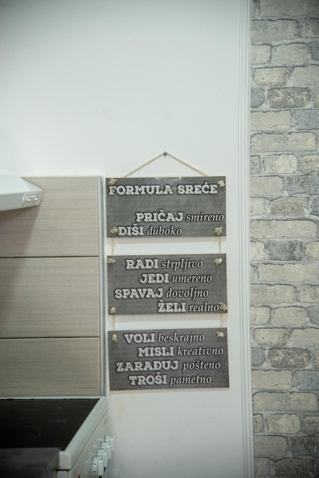Apartmani Maslacak Vrdnik Esterno foto