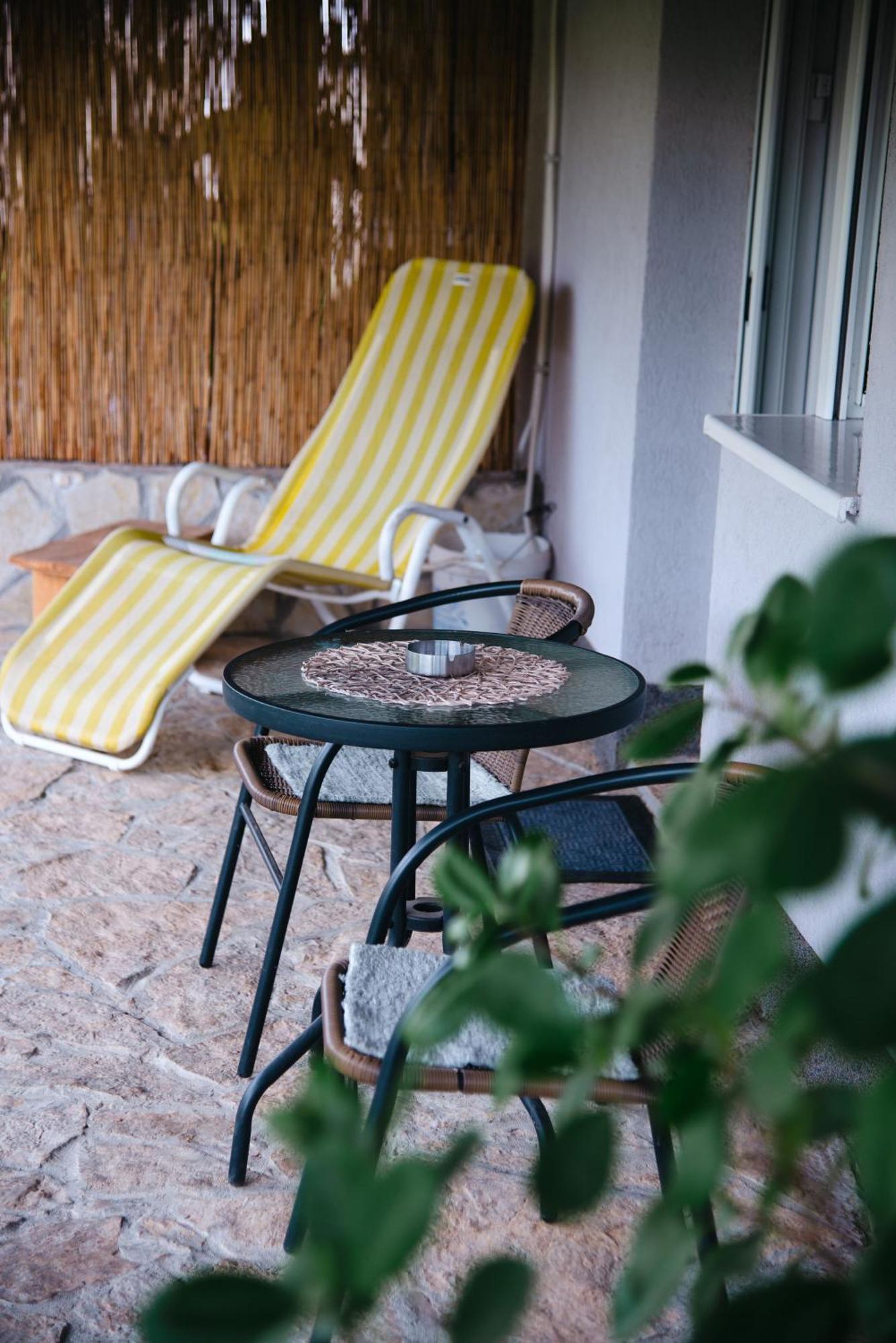 Apartmani Maslacak Vrdnik Esterno foto