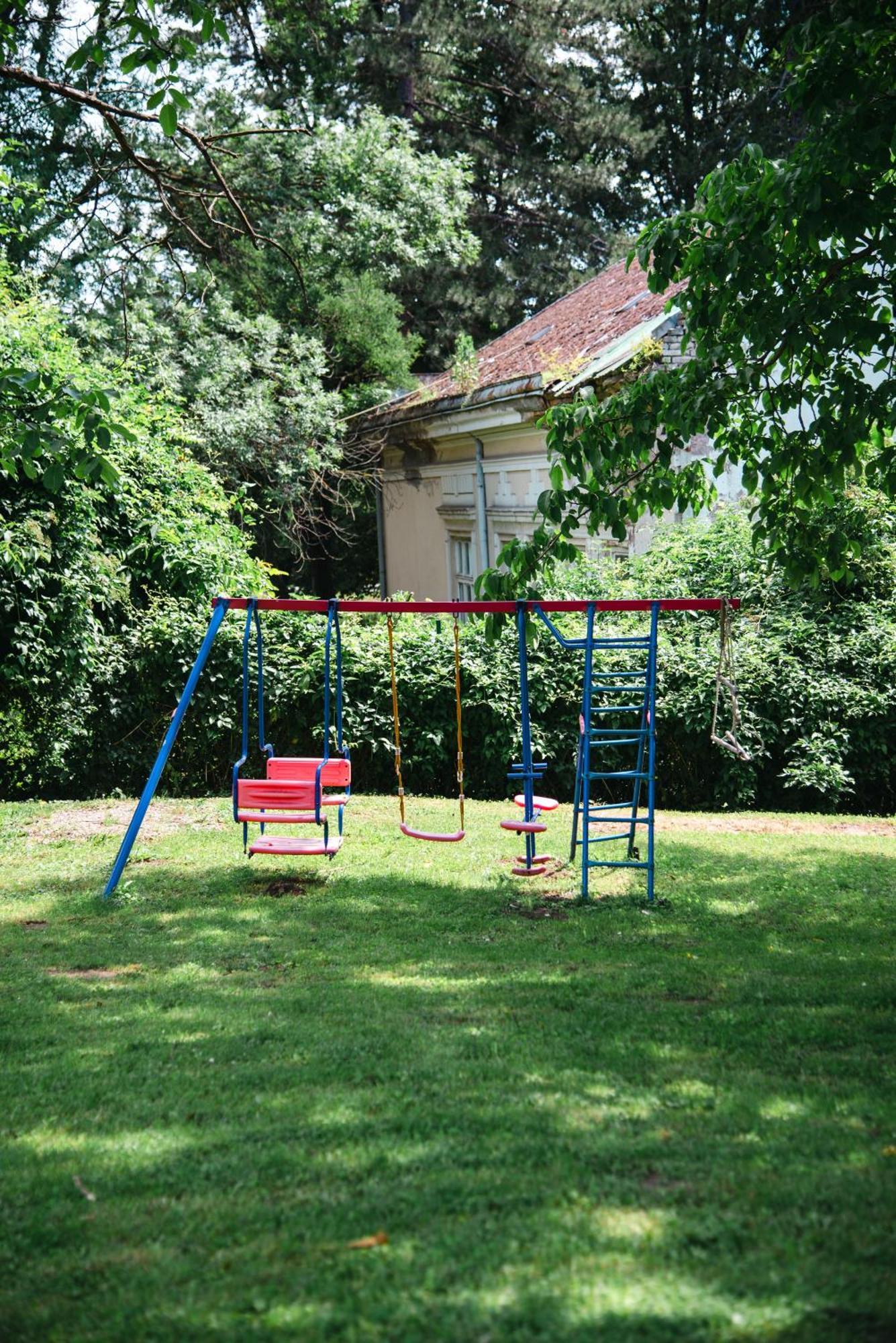 Apartmani Maslacak Vrdnik Esterno foto